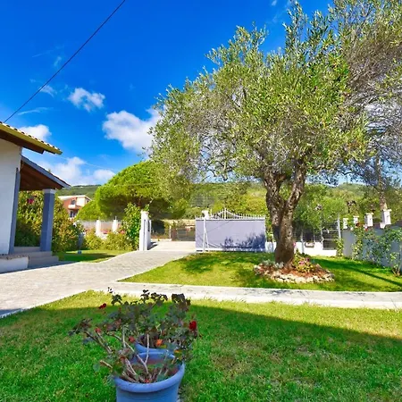 Apartament Ninas *